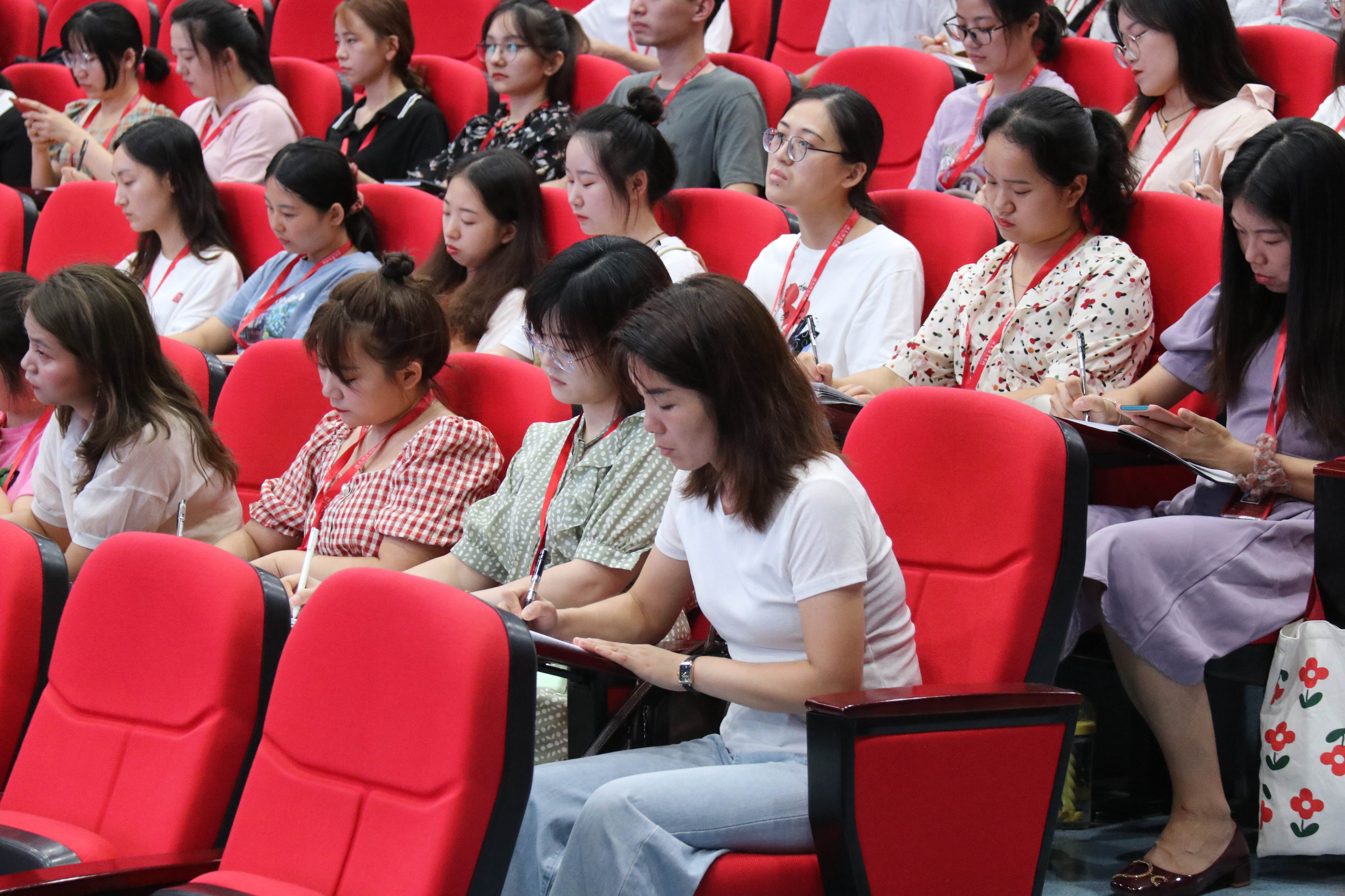 永葆初心本色，邁步卓越征程——北大培文召開2020年中層管理干部暨儲(chǔ)備干部培訓(xùn)會(huì)議