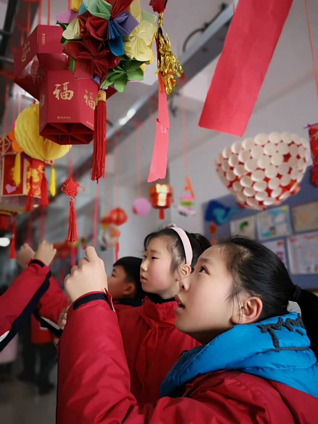 春暖花開迎新貌，張燈結(jié)彩慶元宵