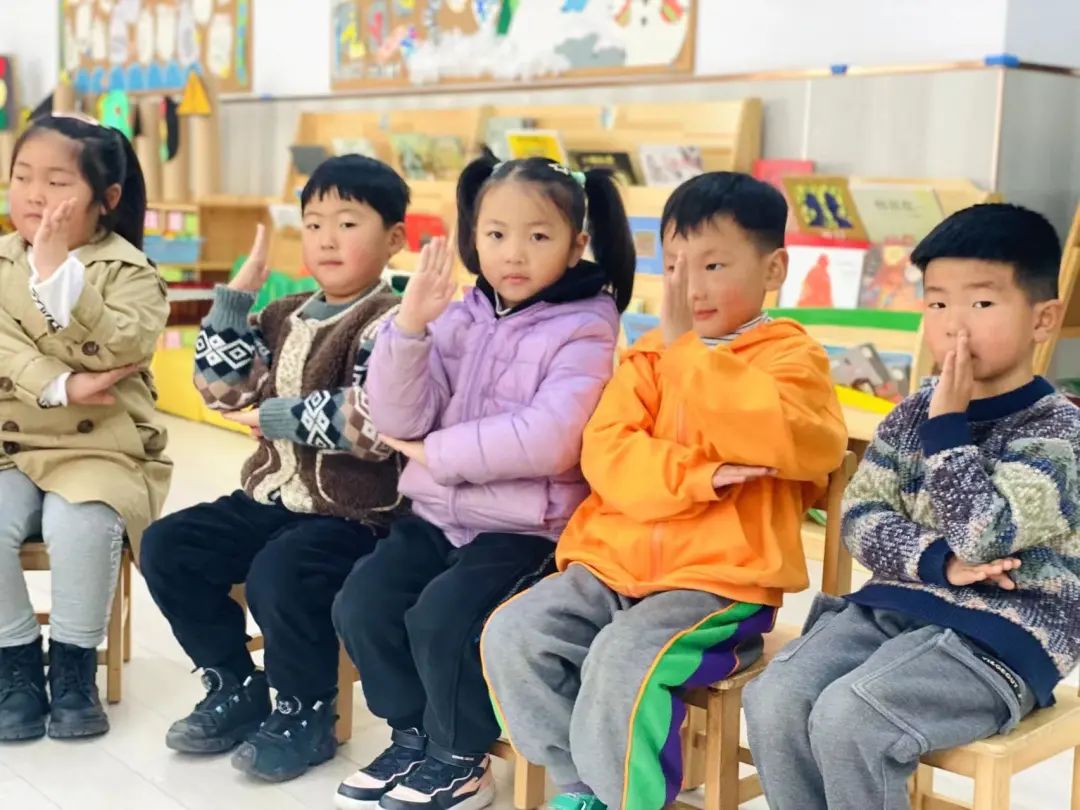 “情暖三八，愛在行動(dòng)“——培文幼兒園三八婦女節(jié)主題活動(dòng)
