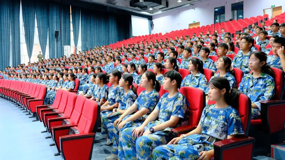 國防教育進(jìn)校園 同心共筑強(qiáng)國夢(mèng)