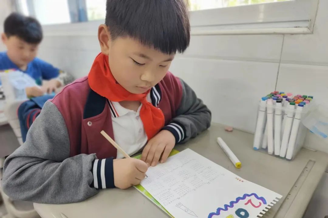 巧手繪制光陰，實踐助力成長 | 蚌埠博雅培文三年級數(shù)學(xué)組制作年歷實踐活動